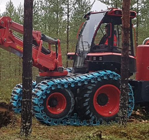 轮胎式联合伐木机 - N6 - Nisula Forest Oy - 带吊车