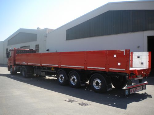 托盘卡车 - Fahrzeugbau KEMPF GmbH - 双车轴 / 3车轴