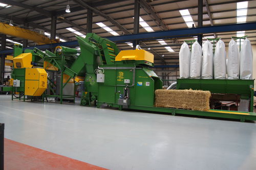 圆秸秆压缩机 - KME - Ken Mills Engineering Ltd. - 方捆 / 固定腔室 / 大型