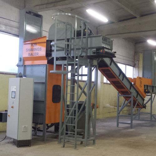 长方形秸秆压缩机 - KME - Ken Mills Engineering Ltd. - 固定腔室 / 大型