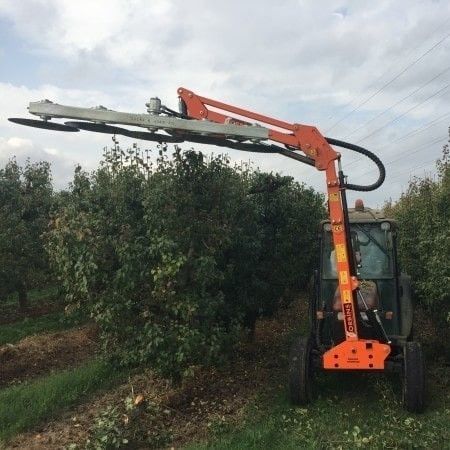 悬挂式葡萄预修剪机 - JYRAFA - Corbins Agricultural Technology