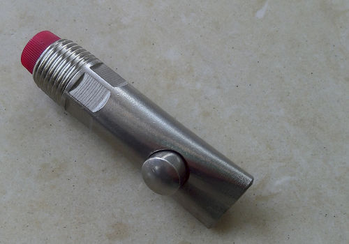 猪用乳头饮水器 - Qingdao Deba Brother Machinery Co.,Ltd - 不锈钢 / 带过滤器 / 球阀