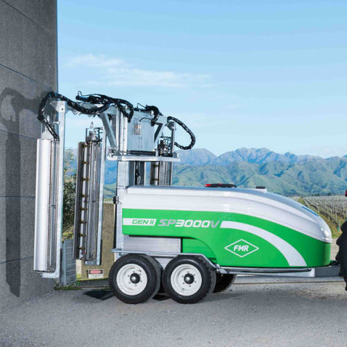牵引式喷雾机 - V-Series Vineyard Sprayer - FMR Group - 葡萄栽培 / 液压 / 折叠臂式