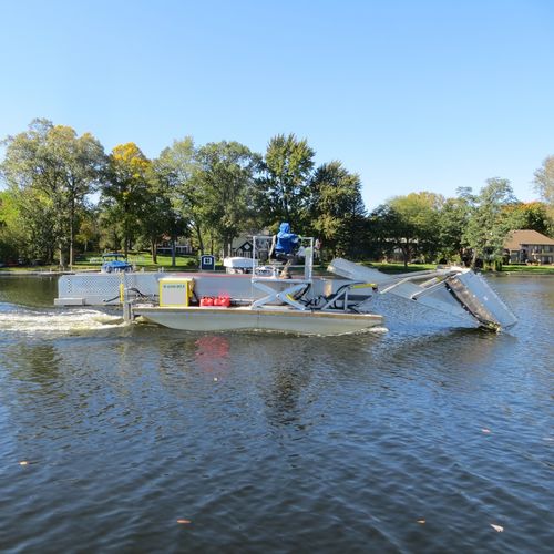 水草收割机 - D-6100 H5.5 - Henning Marine  (Div. of Dredge Boats, LLC) - 船式