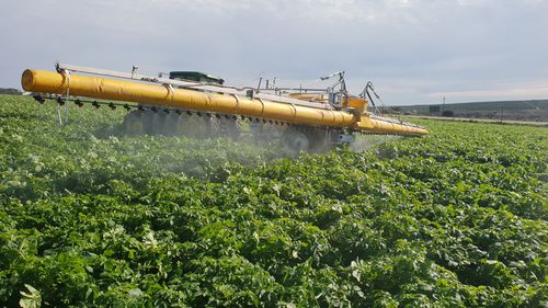 液压自走式喷杆 - 2000L Trailed Sleeve Boom Sprayer - Rovic Leers - 牵引式