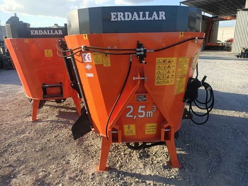 立式立式饲料搅拌机 - MAK-S2,5-11 - ERDALLAR AGRICULTURAL MACHINERY - 固定式 / 拖拉机悬挂 / 侧边卸载