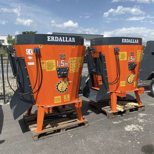 立式立式饲料搅拌机 - MAK-S1,5-11 - ERDALLAR AGRICULTURAL MACHINERY - 固定式 / 侧边卸载 / 单螺杆