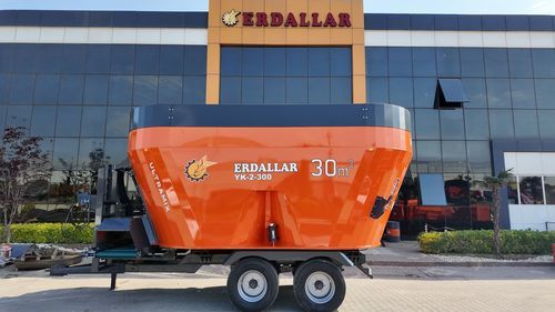 立式立式饲料搅拌机 - MAK-30-12 - ERDALLAR AGRICULTURAL MACHINERY - 牵引式 / 正面卸载 / 带卸载功能