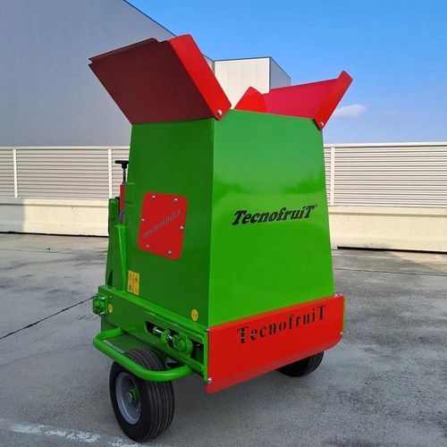 悬挂式施肥机 - Tecnofruit s.r.l. - 固体 / 葡萄园