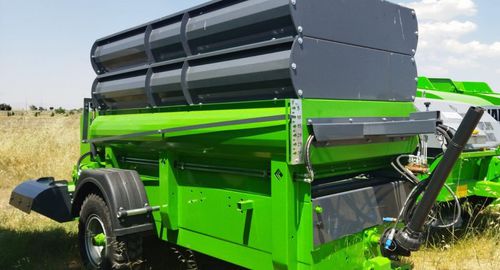 牵引式撒肥机 - Agromeks Agricultural Machinery - 垂直喷洒 / 单车轴
