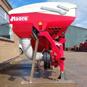 气动精密播种机 - Moore Unidrill - 碟式 / 用于大豆 / 拖拉机悬挂