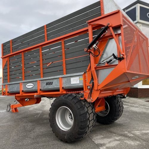 悬挂式拖车 - UH-8000 - Underhaug AS - 单车轴 / 牲畜饲料 / 自卸